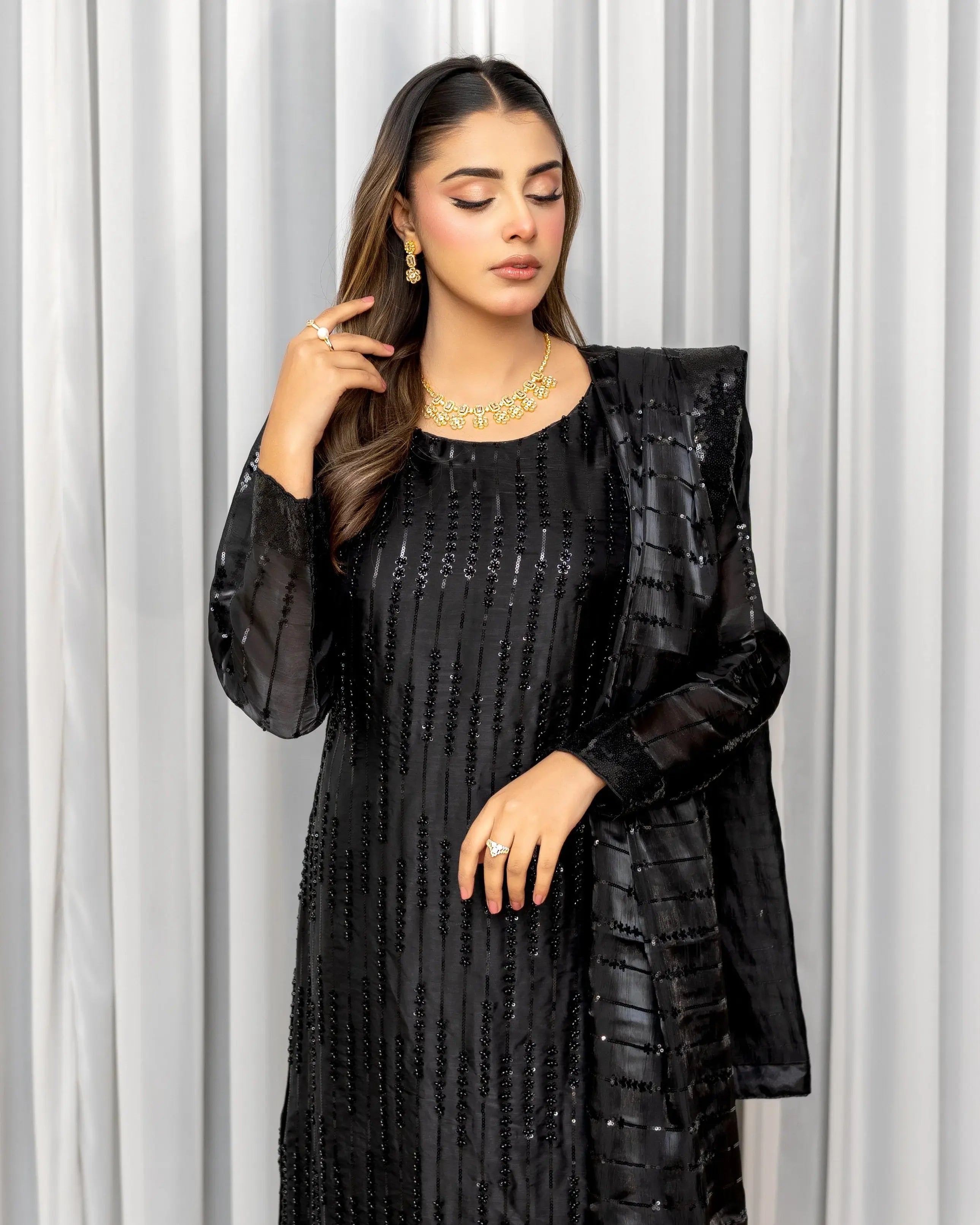 Black Embellished 3PC Suit – Luxury Party Wear Dress for Women Pakistan